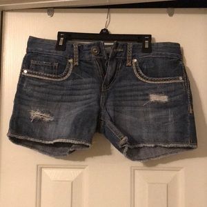 Buckle jean shorts